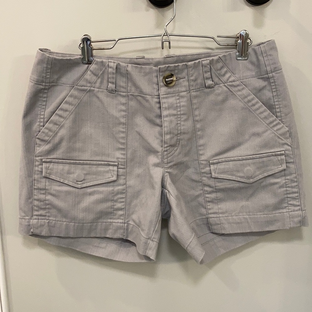 Mountain Hardware women’s shorts